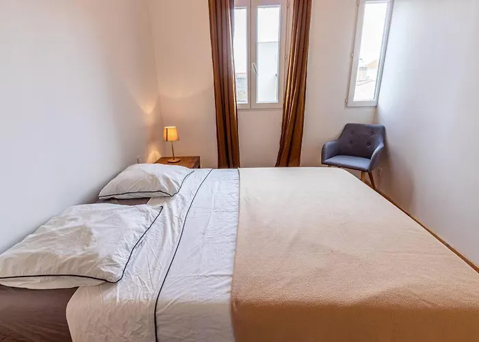 Bordeaux Jardin Public : T3 Renove Immeuble Pierre