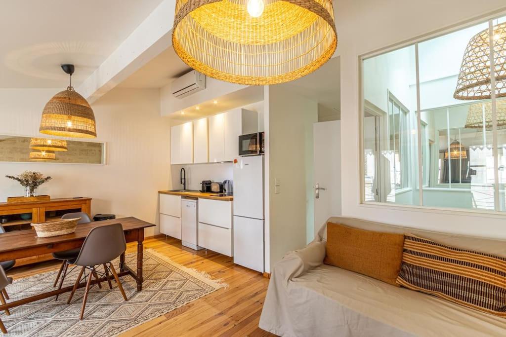 Jardin Public : T3 Renove Immeuble Pierre Appartement Bordeaux